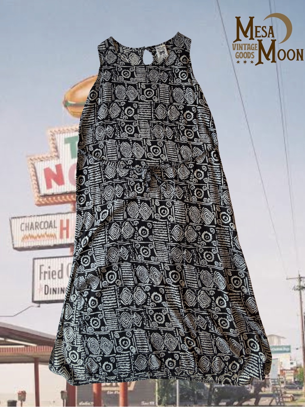 Vintage Papillon Black and White Patterned Sleeveless Maxi Dress